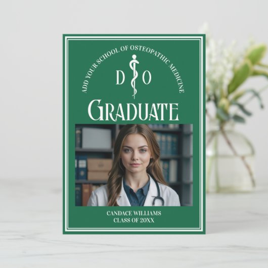 Groene Osteopathische Medische School Afstuderen F Aankondiging (Staand voorkant)