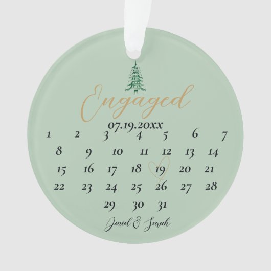Groene Pagode Kerstboom Verloving Kalender Ornament (voorkant)