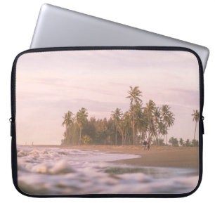 GROENE PALMBOMEN OP BROWN ZAND ONDER WITTE KLEUREN LAPTOP SLEEVE