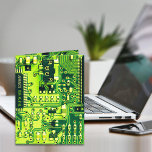 Groene PCB-plaat, elektronische onderdelen gedrukt Bedankkaart<br><div class="desc">Gedetailleerde foto van een pcb-bord,  perfect voor elektronische liefhebbers. Belangrijkste kleur van de gedrukte schakeling: groen...  Paasei: een schattige kleine hartvorm in het circuit.</div>