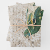 Groene perrot met Rozen op krant Inpakpapier Vel (In situ)