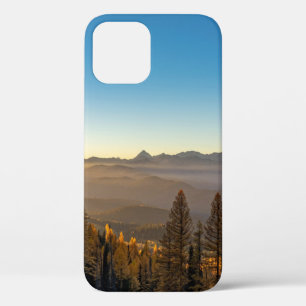 GROENE PIJNBOMEN OP MOUNTAIN ONDER BLAUWE SKY TIJD Case-Mate iPhone CASE
