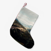 GROENE PIJNBOMEN OP MOUNTAIN ONDER WITTE DU KLEINE KERSTSOK (Voorkant (Hangend))