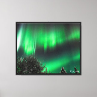 groene pilaren boven boom silhouetten. canvas afdruk