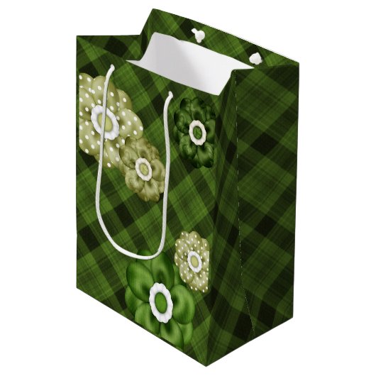 GROENE PLAIDEPATROON MET GROENE STROMEN MEDIUM CADEAUZAKJE (Voorkant Gekanteld)