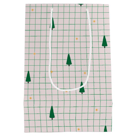 Groene pleinen met kerstbomen op wit medium cadeauzakje (Achterkant)