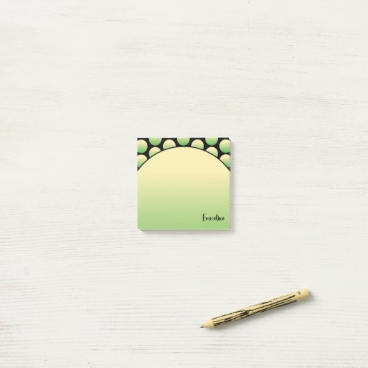 Groene Polka Dot Zwart Script Naam Post-It Notes (Op bureau)