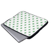 Groene polka kruist wit laptop sleeve (Voorkant onderkant)
