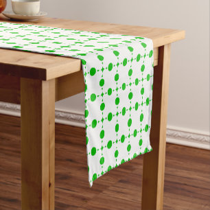 Groene polka stippen, polka stippenpatroon, stippe korte tafelloper