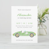 Groene race auto verjaardag aankondiging (Staand voorkant)