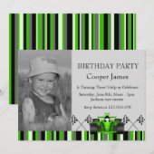 Groene Race Auto Verjaardag Uitnodigen Kaart (Voorkant / Achterkant)