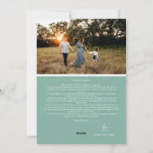 Groene Retro Boho minimalistische brief en foto Feestdagenkaart (Achterkant)