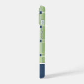 Groene ruitjesmonogram met vensterpaneel iPhone 15 case (Linkerkant)