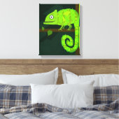 Groene schattige kameleon canvas afdruk (Insitu (Slaapkamer))