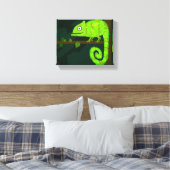 Groene schattige kameleon canvas afdruk (Insitu (Slaapkamer))