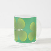 groene Shamrock St Patrick's Day Matglas Koffiemok (Voorkant rechts)