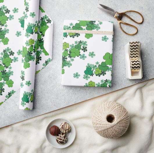 Groene Shamrocks & Daisies elke gelegenheid Cadeaupapier (Crafts)