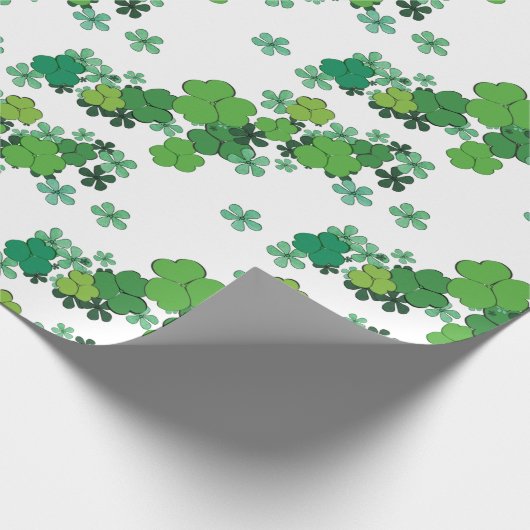 Groene Shamrocks & Daisies elke gelegenheid Cadeaupapier (Hoek)