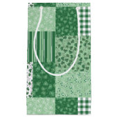Groene Shamrocks Faux Patchwork Kleine Gift Bag Klein Cadeauzakje (Voorkant)
