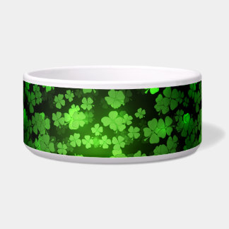 Groene shamrocks voerbakje