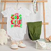 Groene speelse "God's Little Miracle" Romper
