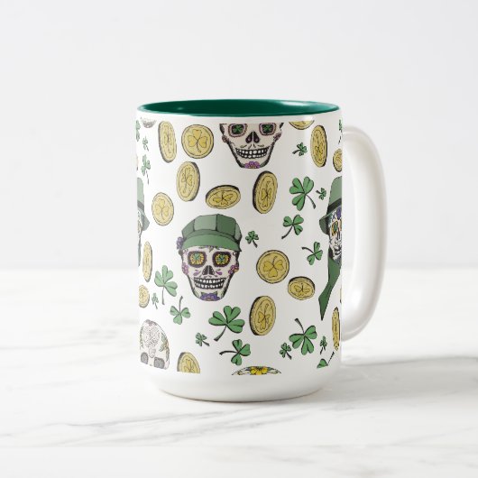 Groene St Patrick's Day Ierse Suikerschedel Custom Tweekleurige Koffiemok (Voorkant rechts)