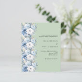 Groene stoffige blauwe bloemen bruiloft uitnodigin (Staand voorkant)