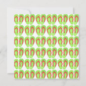 Groene teenslippers voor zomerstrandpoolfeest kaart (Achterkant)