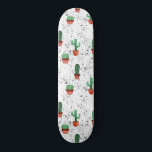 Groene Terracotta Cactus Pots Splatter Patroon Persoonlijk Skateboard<br><div class="desc">Dit moderne, schattige en griezelige patroon is perfect voor het zomerseizoen. Het bevat een handbeschilderde waterverf groen, terracotta oranje, zwart en witte pottencactus succulent patroon. Het is artistiek, trendy, cool en uniek. ***BELANGRIJKE ONTWERPNOOT: Voor om het even welk verzoek van het douaneontwerp zoals passende productverzoeken, kleurenveranderingen, plaatsingsveranderingen, of een ander...</div>
