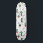 Groene Terracotta Cactus Pots Splatter Patroon Persoonlijk Skateboard<br><div class="desc">Dit moderne, schattige en griezelige patroon is perfect voor het zomerseizoen. Het bevat een handbeschilderde waterverf groen, terracotta oranje, zwart en witte pottencactus succulent patroon. Het is artistiek, trendy, cool en uniek. ***BELANGRIJKE ONTWERPNOOT: Voor om het even welk verzoek van het douaneontwerp zoals passende productverzoeken, kleurenveranderingen, plaatsingsveranderingen, of een ander...</div>