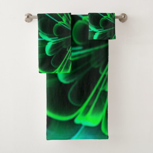 Groene tinten gestileerde bloem halve kroon bad handdoek (Insitu)