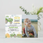 Groene Tractor Boerderij Verjaardagsfeestuitnodigi Kaart (Staand voorkant)