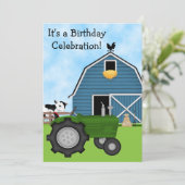 Groene tractor en blauwe schuur verjaardagsuitnodi kaart (Staand voorkant)