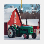 Groene Tractor en Rode Schuur Keramisch Ornament (Achterkant)