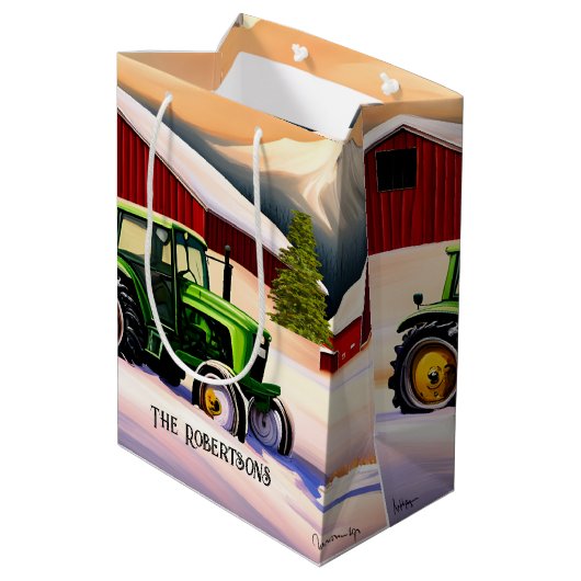 Groene Tractor en Rode Schuur Medium Cadeauzakje (Achterkant Gekanteld)