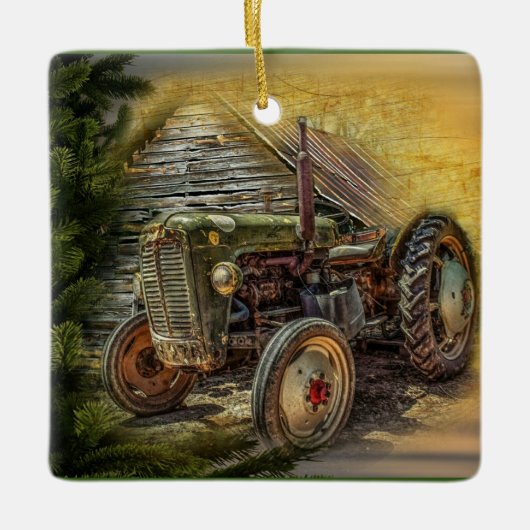 groene tractor Rustic Old Barn Keramisch Ornament (Voorkant)