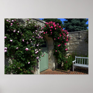 Groene tuinpoort met bank poster