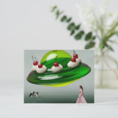 Groene UFO Surreal Sweet Traktatie boven een melkw Briefkaart (Staand voorkant)