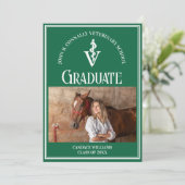 Groene Veterinaire School Foto Custom Afstuderen Aankondiging (Staand voorkant)