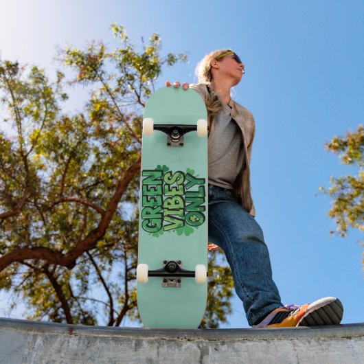 Groene vibes alleen St. Patrick's Day Persoonlijk Skateboard (Buiten 1)