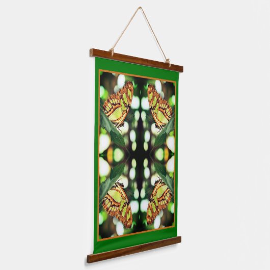 Groene vlinder Posing Abstract Hangend Wandkleed (Gebogen)