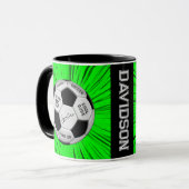 Groene Voetbal Custom Tekst Bal Verjaardag Leeftij Mok (Voorkant links)