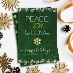 Groene Vrede Vreugde Liefde Sneeuwvlok Typografie  Feestdagenkaart<br><div class="desc">"Vrede, vreugde en liefde." Een leuke, speelse, gouden folie en een witte sneeuwvlokillustratie en moderne typografie op een rijke, diepe, donkergroene marmerende achtergrond van de waterverf helpen u in het vakantieseizoen te werken. Extra witte sneeuwvlokken en confetti stippen lijst de kaart. Een wit en faux gouden folie sneeuwvlokpatroon bedekt de...</div>