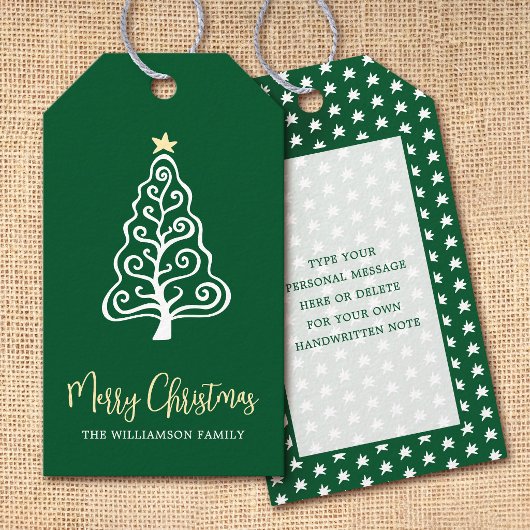 Groene vrolijke kerstboom Whimsical Script naam Cadeaulabel