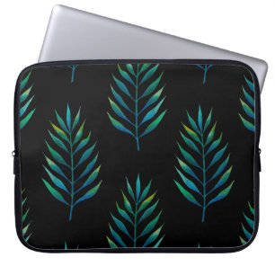 Groene waterverf palmbladeren op een zwarte achter laptop sleeve