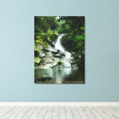 Groene Weelderige Rustige Waterval Indonesië Lands Canvas Afdruk (Insitu (Houten vloer))