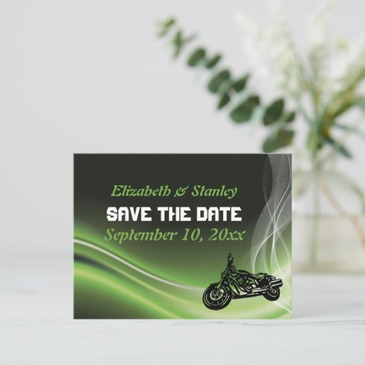 Groene wegbiker/motorfiets bruiloft Bespaar op dat Aankondigingskaart (Staand voorkant)