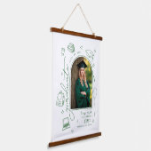 Groene Whimsical Hand Getekende Foto Afstuderen  Hangend Wandkleed (Gebogen)