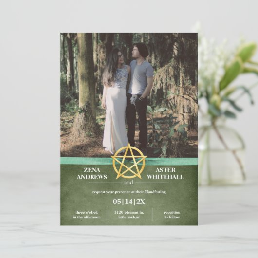 Groene Wiccan Gouden Pentacle Handfasting Kaart (Staand voorkant)