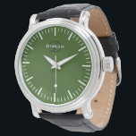 Groene wijzerplaat herenhorloge met aangepaste mon horloge<br><div class="desc">Groene wijzerplaat herenhorloge met aangepaste monogram en zwarte leren band. Creëer uw eigen aangepaste naam luxe jurk horloge. Smaakvol tijdloos horloge wijzerplaat ontwerp met fijne indices inclusief minuten en uren, maar zonder de cijfers. Voeg uw eigen aangepaste monogram, gepersonaliseerde naam, ontwerpernaam, initialen, geboortejaar, logo, icoon, foto afbeelding etc. Verfijnde moderne...</div>